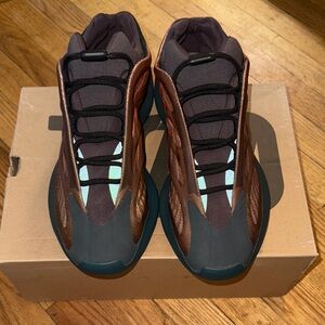 Adidas Yeezy 700 V3 Copper Fade